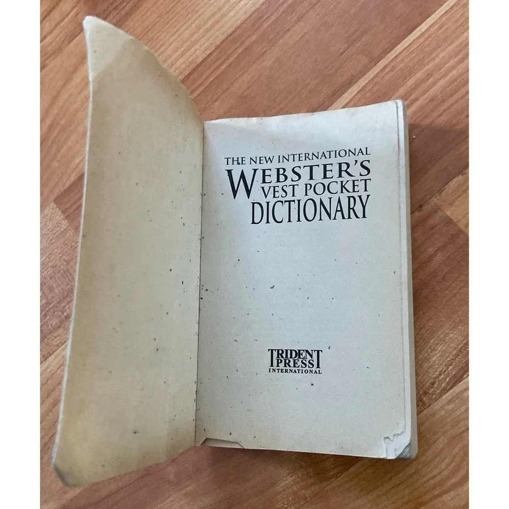 The New‎ International Webster's Vest  English Pocket  Dictionary
